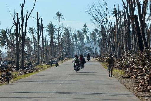 Siêu bão Utor tàn phá Philippines